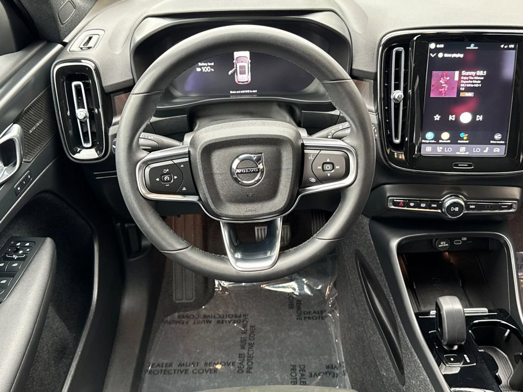 Certified 2023 Volvo XC40 Recharge Ultimate AWD/4WD image 13