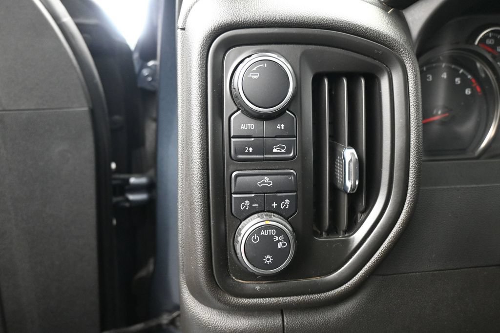 Used 2022 Chevrolet Silverado 1500 Custom w/ Safety Confidence Package AWD/4WD image 16