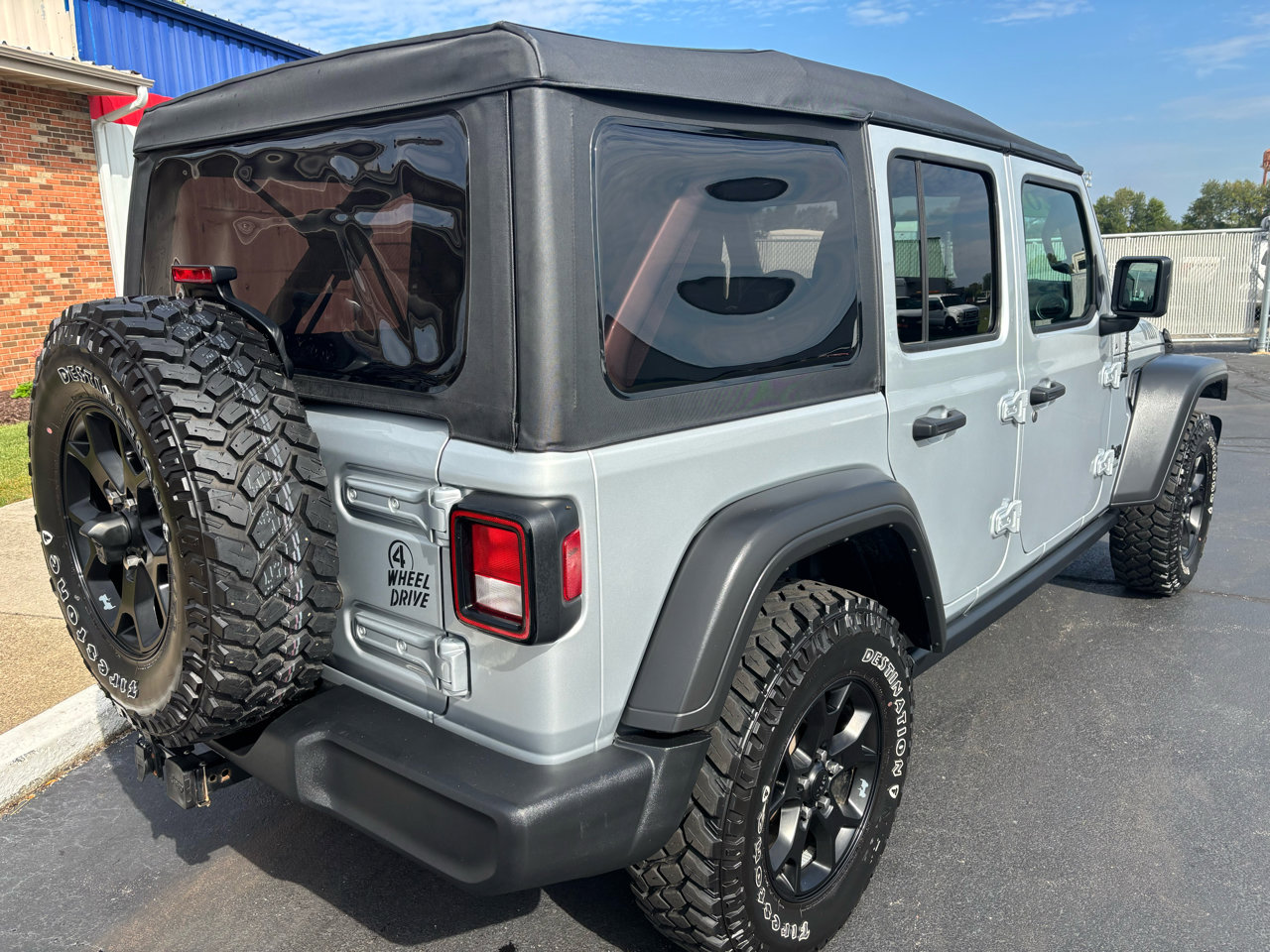 Used 2023 Jeep Wrangler Unlimited Sport image 3