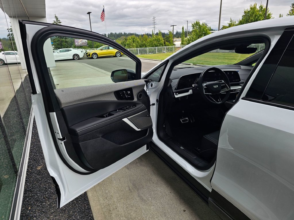 New 2026 Cadillac Optiq Sport 1 AWD/4WD image 18
