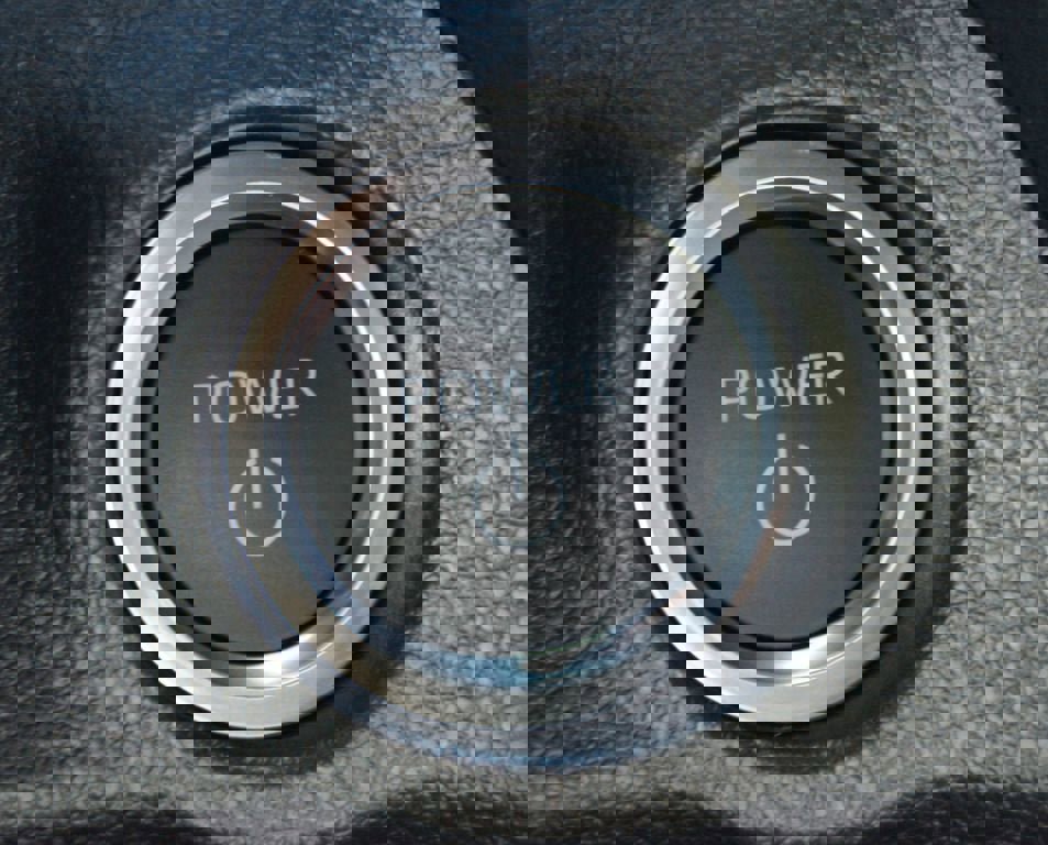 Used 2025 Toyota RAV4 XSE image 9