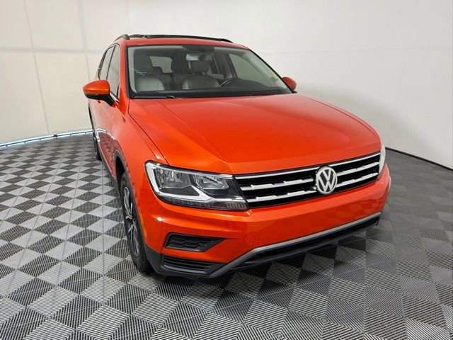 Used 2018 Volkswagen Tiguan SE w/ Panoramic Sunroof Package FWD image 8