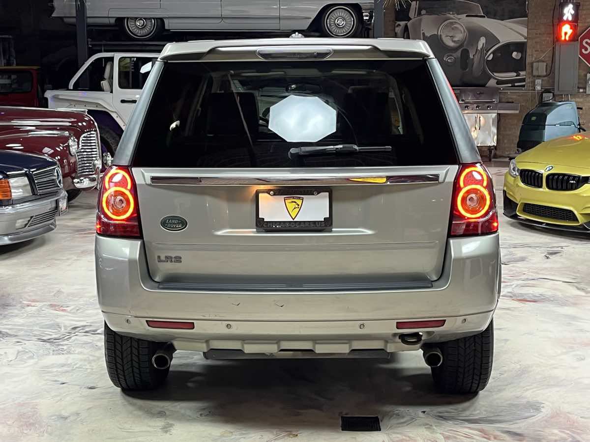 Used 2013 Land Rover LR2 AWD/4WD image 8