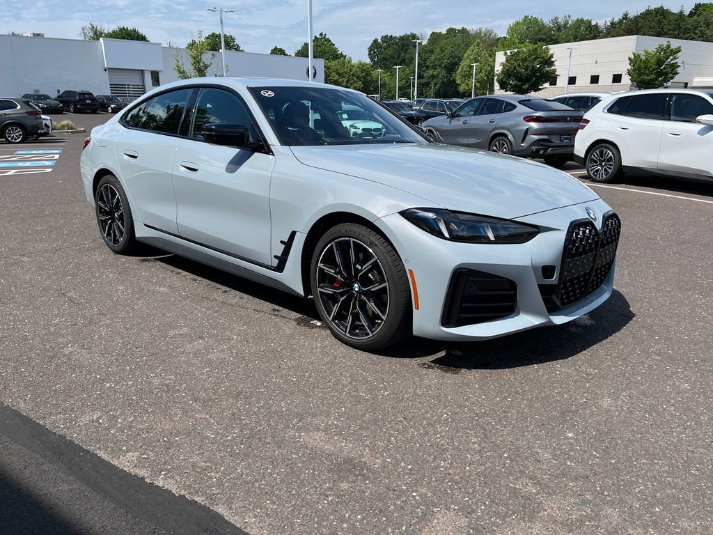 Certified 2026 BMW 430i xDrive w/ M Sport Package AWD/4WD image 5