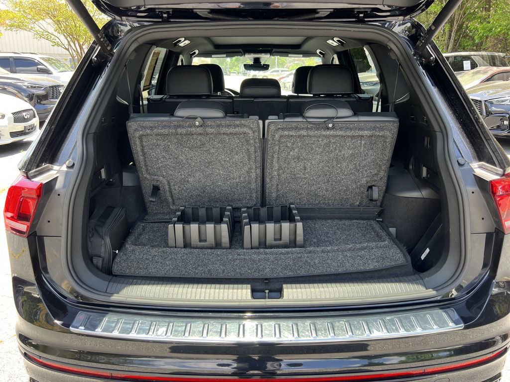 Used 2022 Volkswagen Tiguan SE R-Line FWD image 5