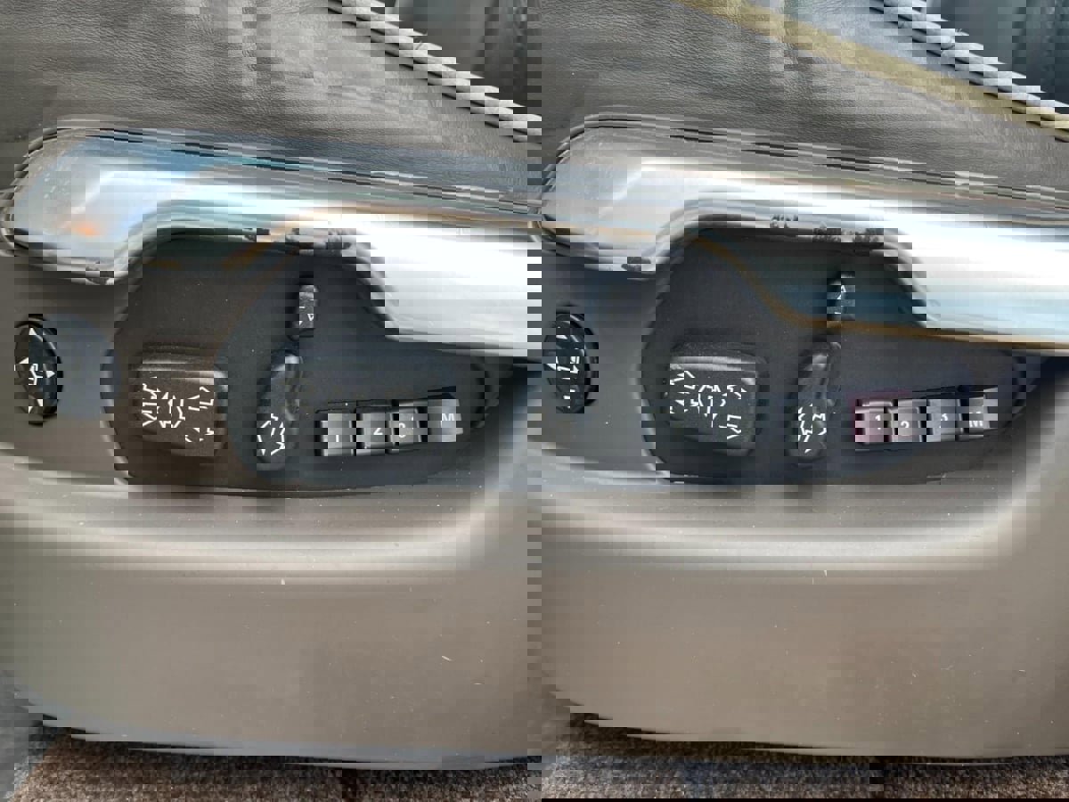 Used 2010 Land Rover Range Rover Supercharged image 25