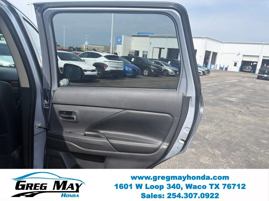 Used 2014 Mitsubishi Outlander SE FWD image 26