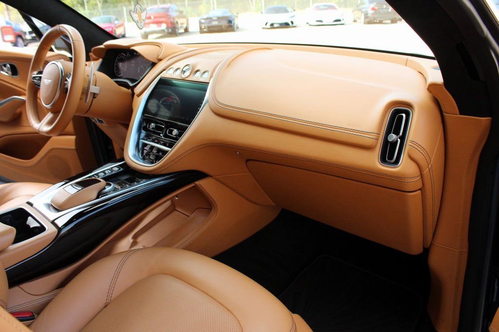 Used 2021 Aston Martin DBX image 11