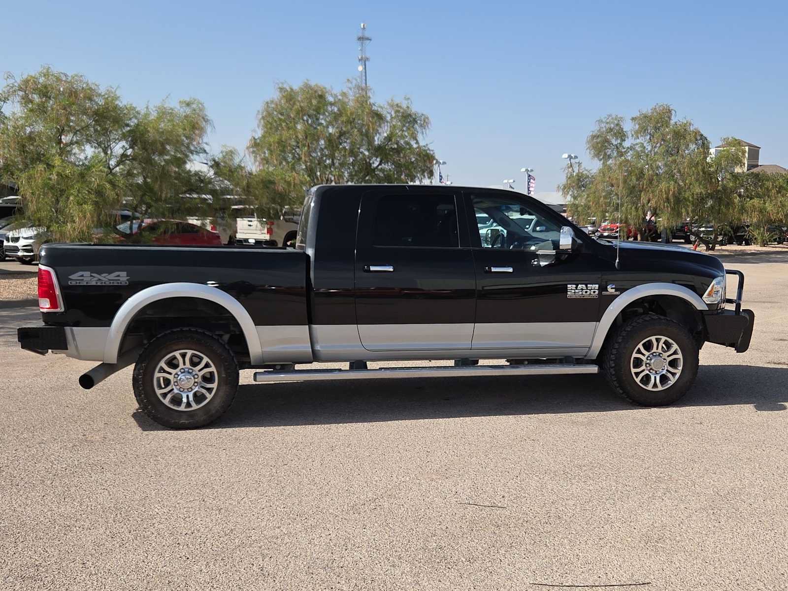 Used 2017 RAM 2500 Laramie AWD/4WD image 9