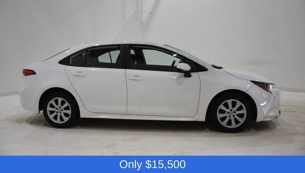 Used 2023 Toyota Corolla LE image 3