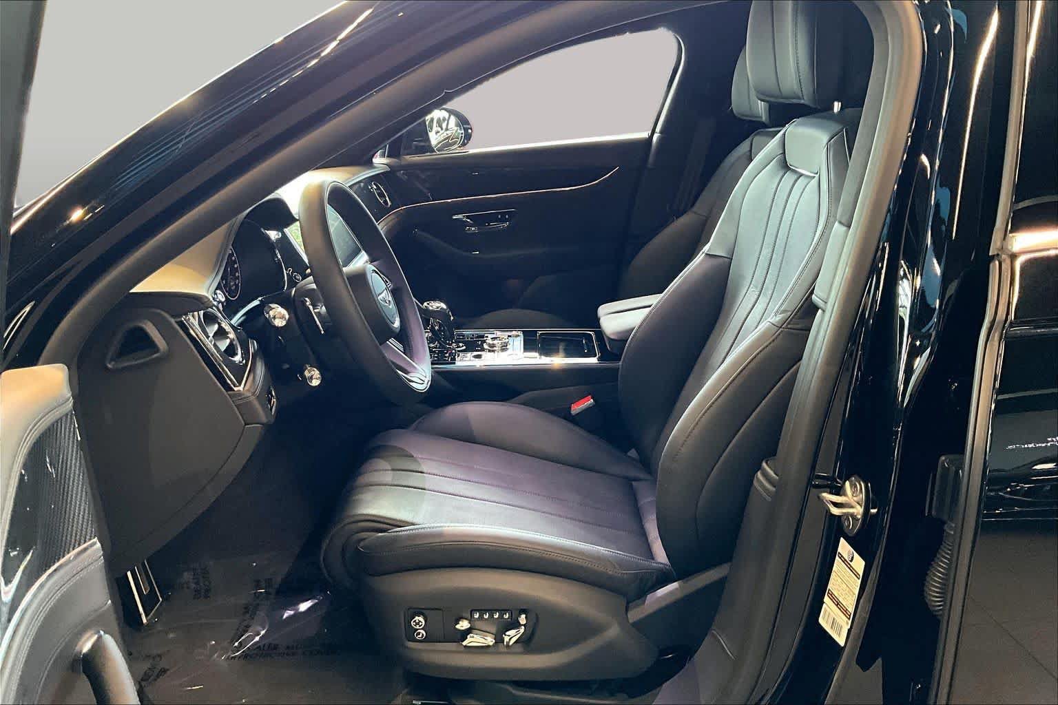 Used 2023 Bentley Flying Spur Plug-In Hybrid AWD/4WD image 9