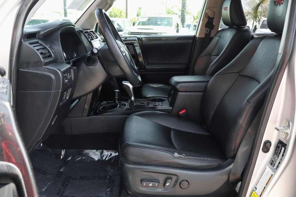 Used 2022 Toyota 4Runner TRD Off-Road Premium AWD/4WD image 18