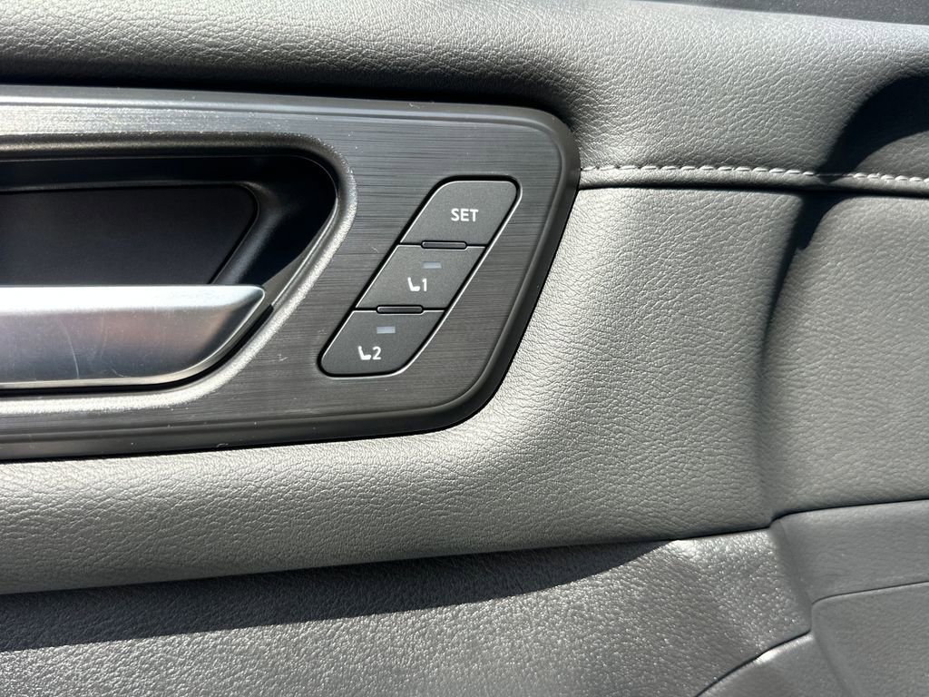 New 2026 Nissan Armada SL w/ Captain's Chari Seat Package image 12