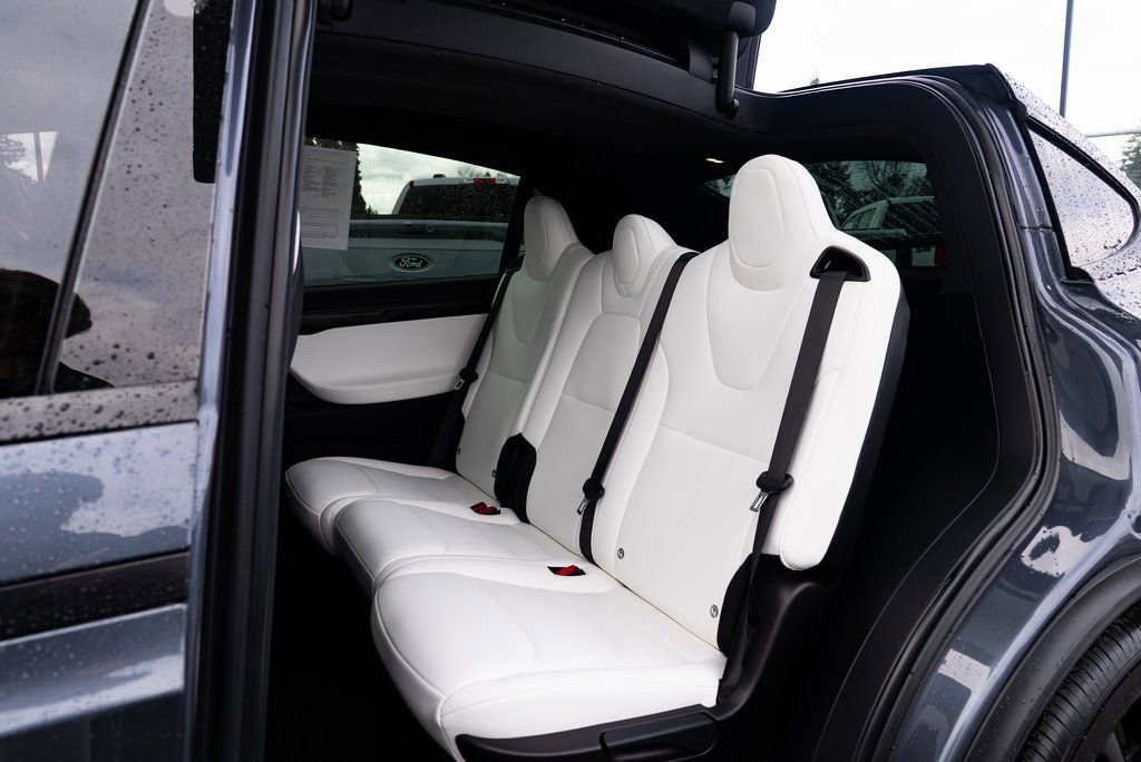 Used 2020 Tesla Model X Long Range image 18