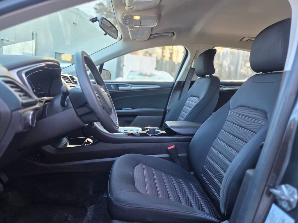 Used 2016 Ford Fusion SE image 18