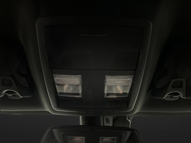 Used 2021 Dodge Challenger SXT image 23