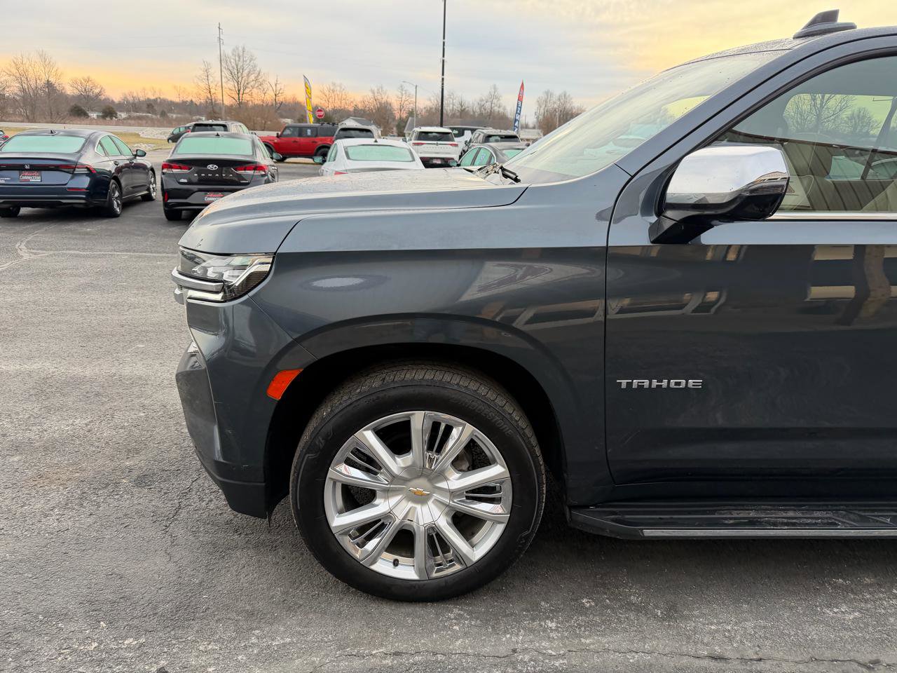 Used 2021 Chevrolet Tahoe Premier w/ Premium Package image 12