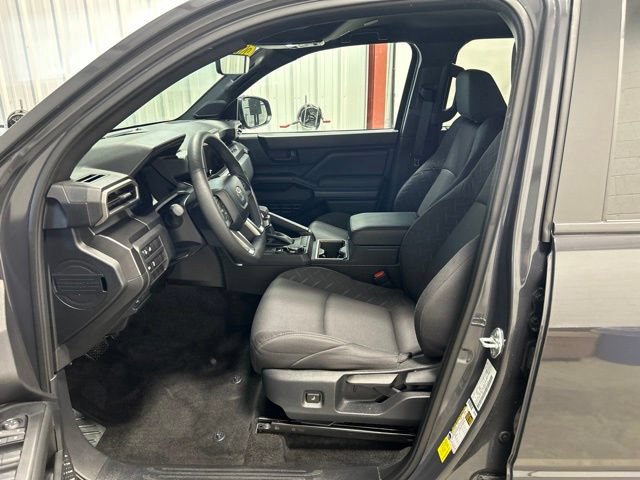 Used 2025 Toyota Tacoma SR5 AWD/4WD image 12
