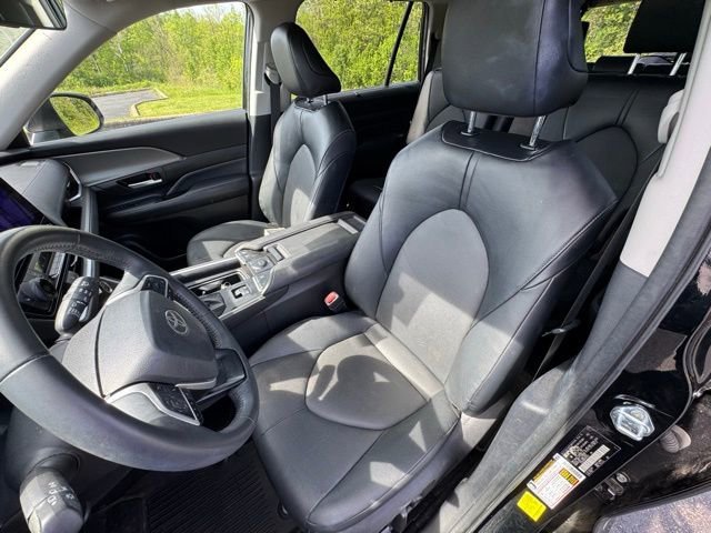 Used 2024 Toyota Grand Highlander XLE image 13