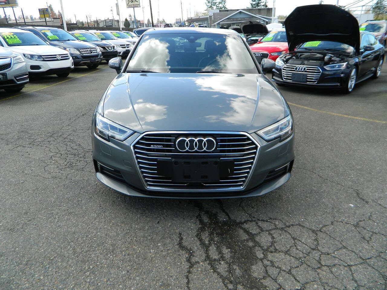 Used 2017 Audi A3 e-tron Prestige image 3