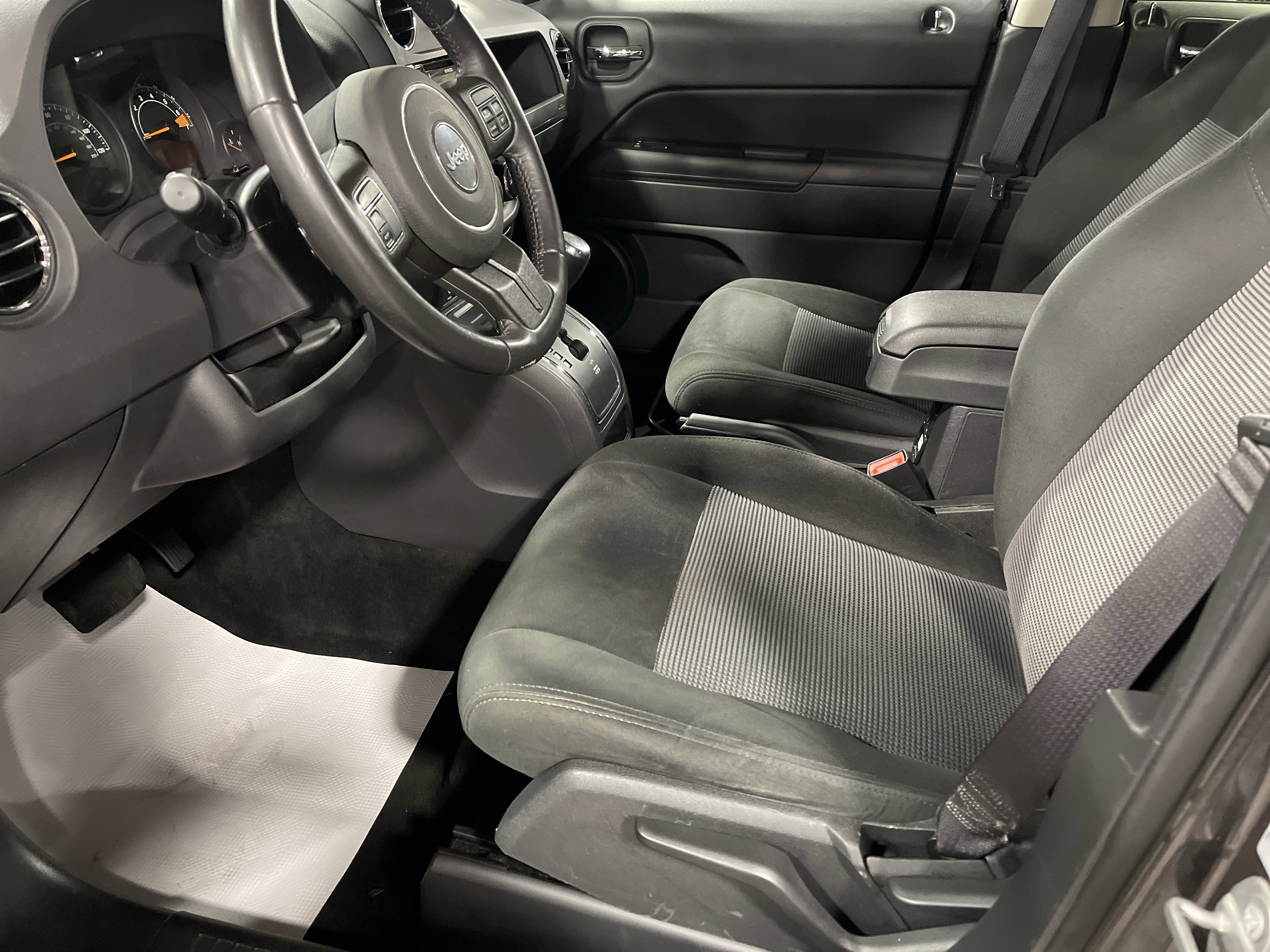 Used 2017 Jeep Patriot Latitude image 8