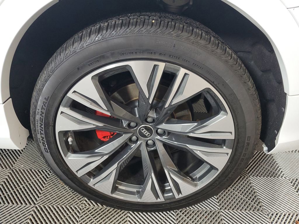 Used 2023 Audi Q8 Prestige AWD/4WD image 12