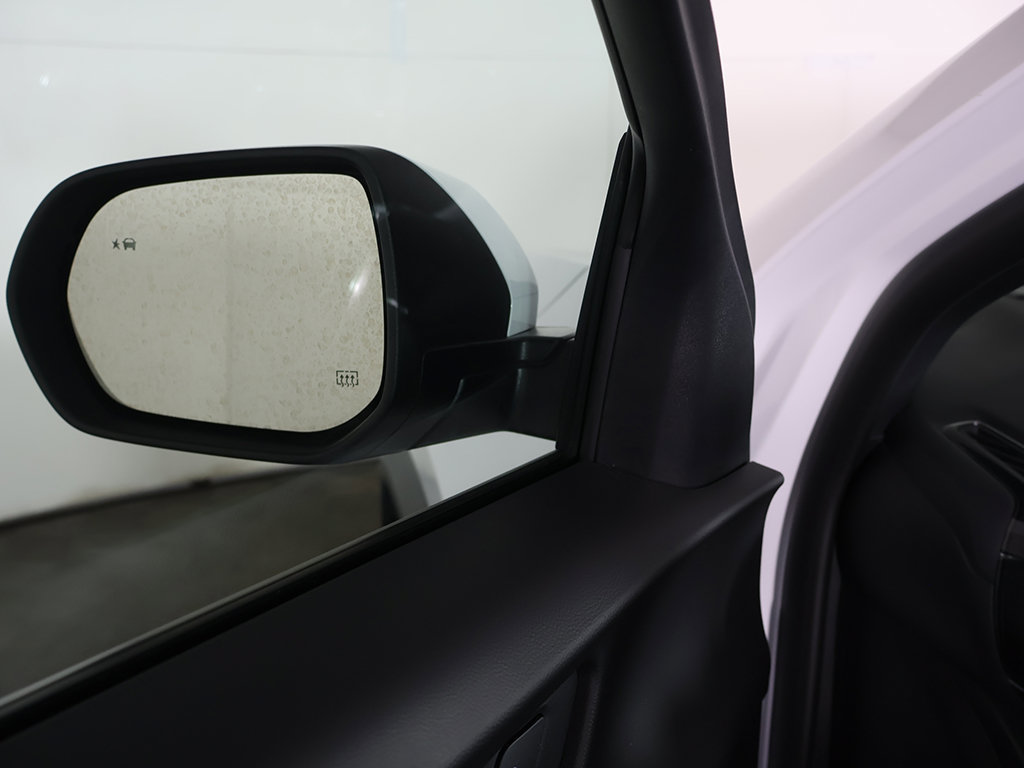 Used 2026 Chevrolet Equinox LT FWD image 34