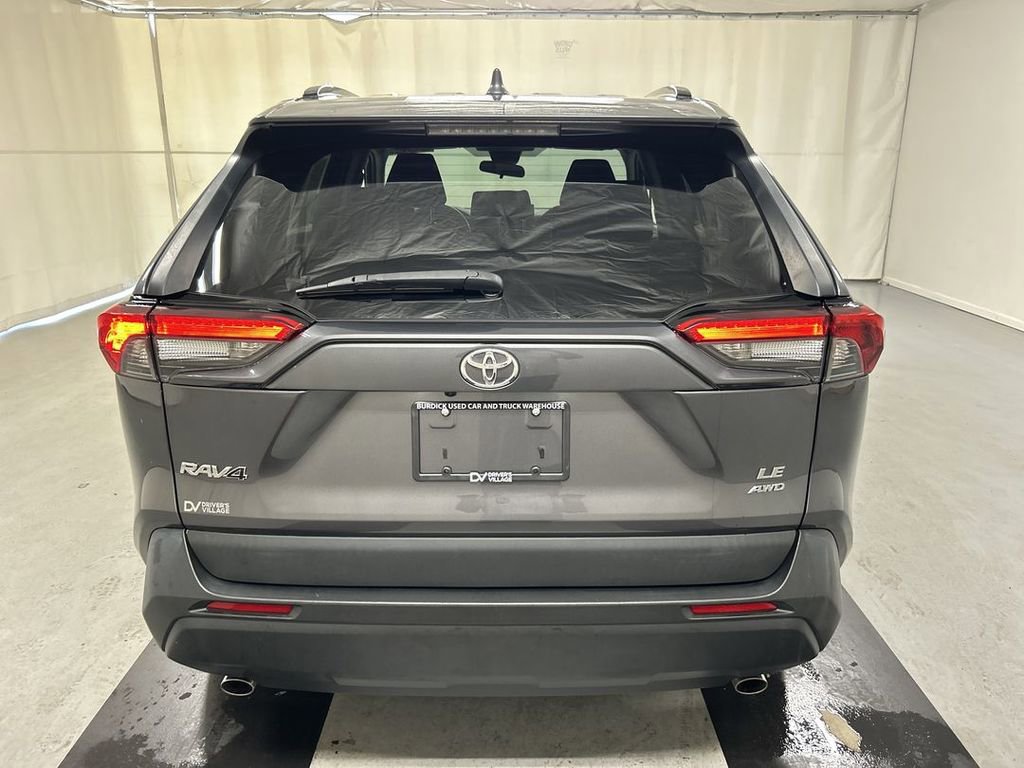 Used 2021 Toyota RAV4 LE AWD/4WD image 20
