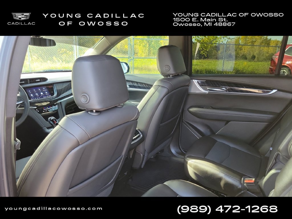 Used 2025 Cadillac XT6 Premium Luxury w/ LPO, Floor Liner Package AWD/4WD image 32