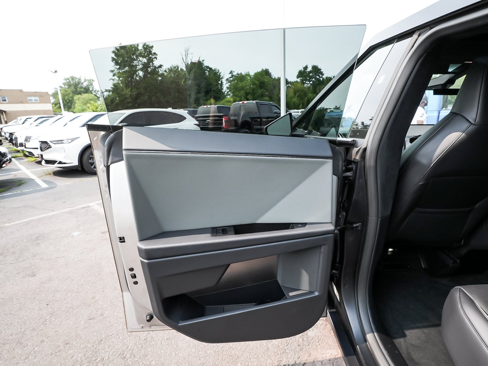 Used 2024 Tesla Cybertruck AWD Crew Cab image 12