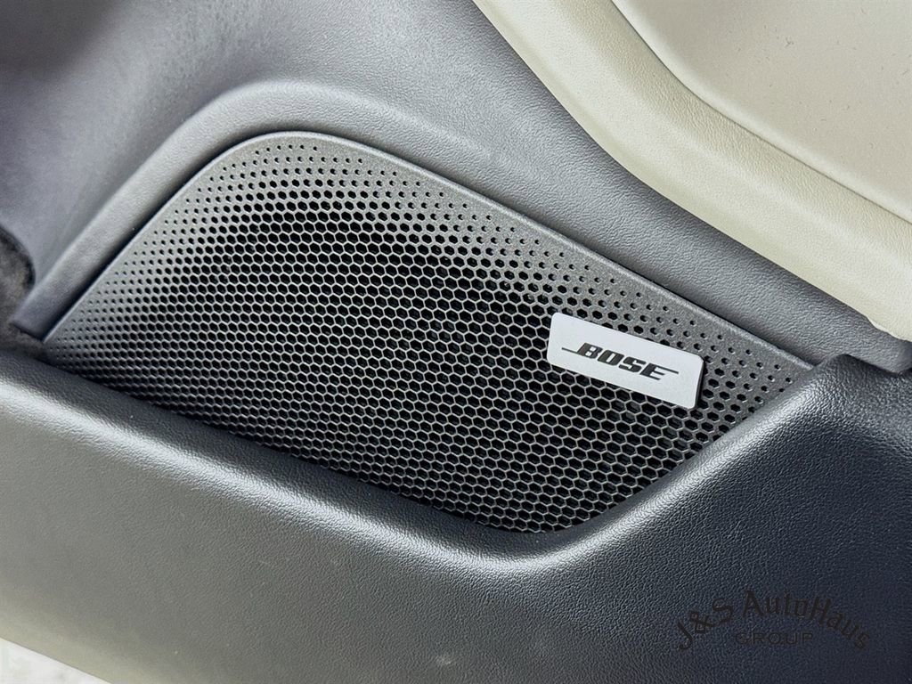 Used 2020 Porsche Taycan Turbo S w/ Premium Package image 25