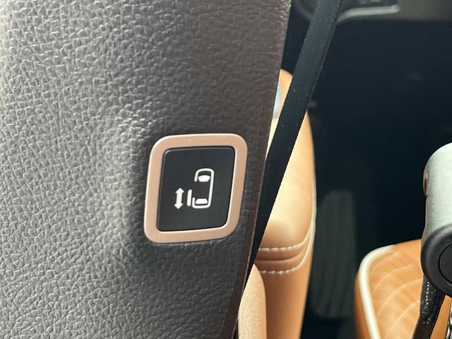 New 2026 Chrysler Pacifica Pinnacle image 21