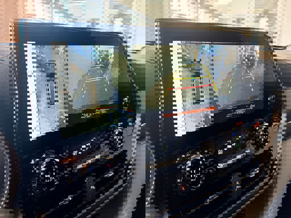 Used 2023 Toyota Highlander Limited image 31