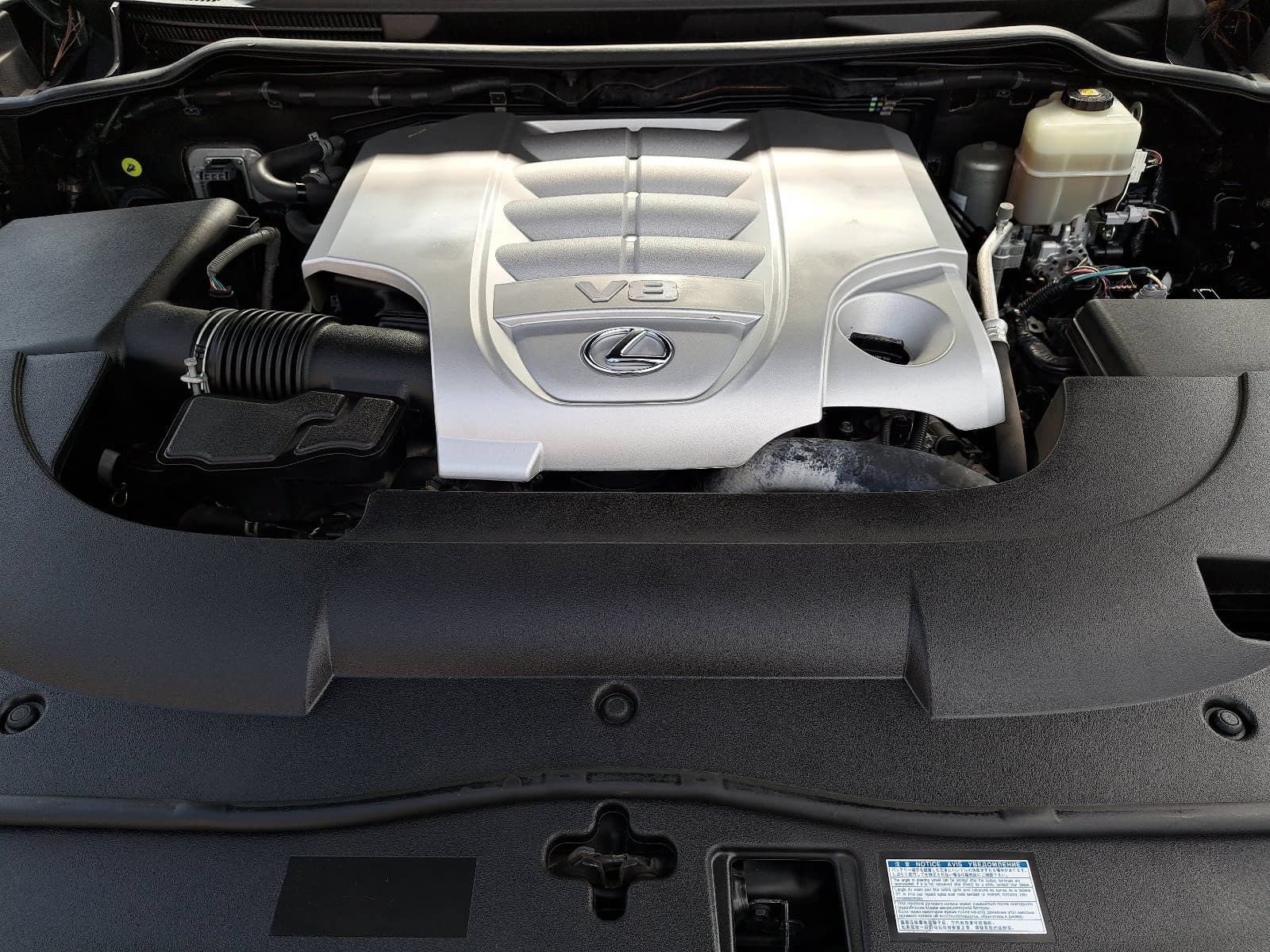Used 2019 Lexus LX 570 4WD w/ Luxury Package image 34