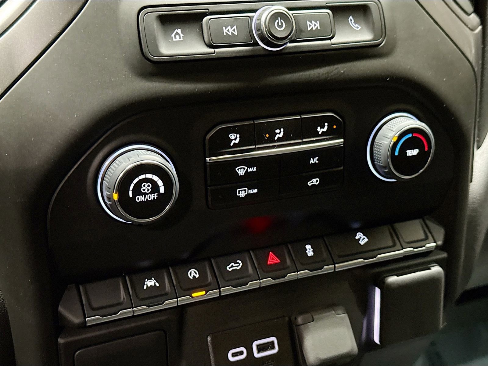 Used 2025 Chevrolet Silverado 1500 Custom Trail Boss w/ Turbomax Blackout Package image 19