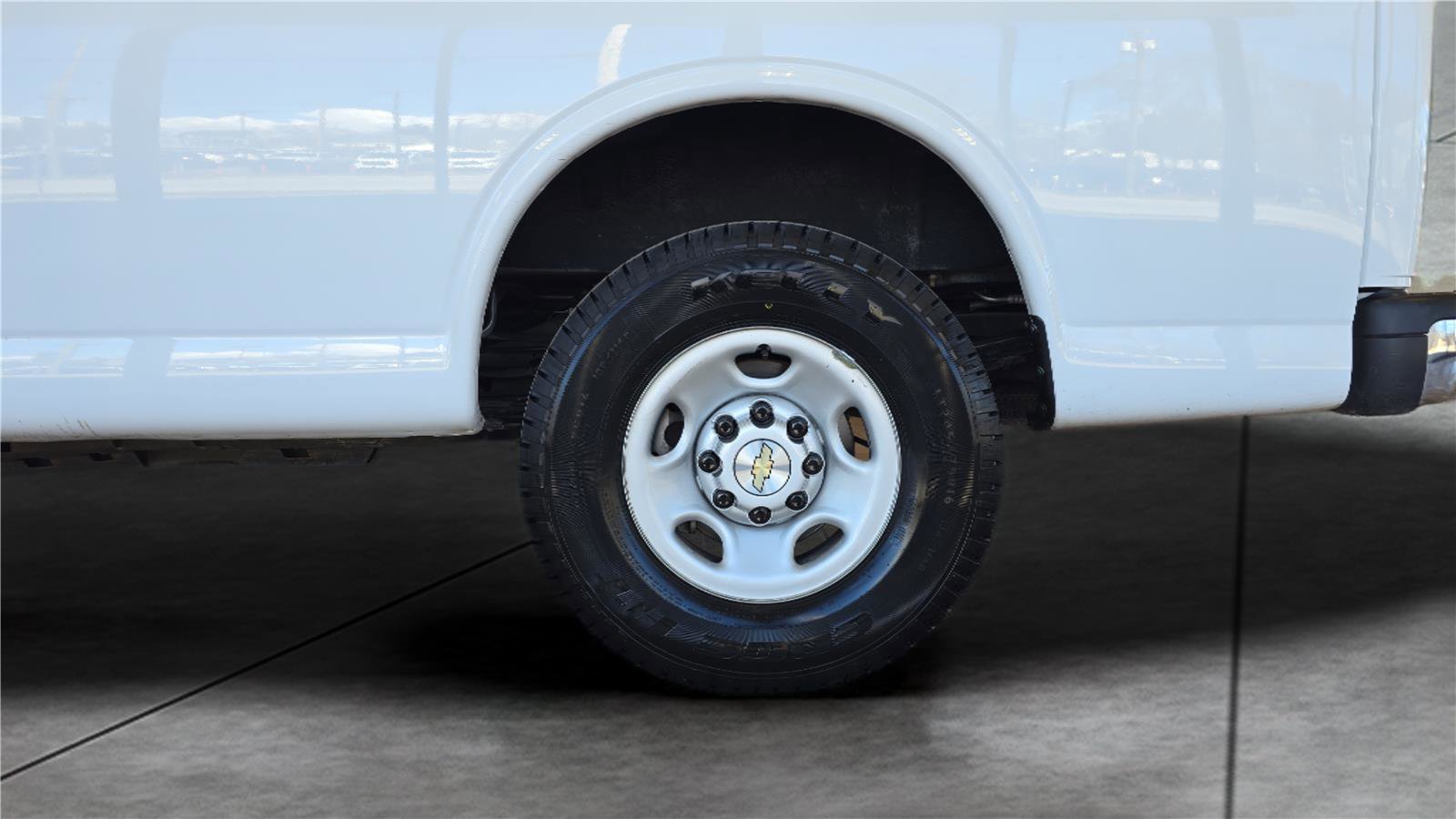 Used 2023 Chevrolet Express 3500 LT w/ LT Preferred Equipment Group image 30