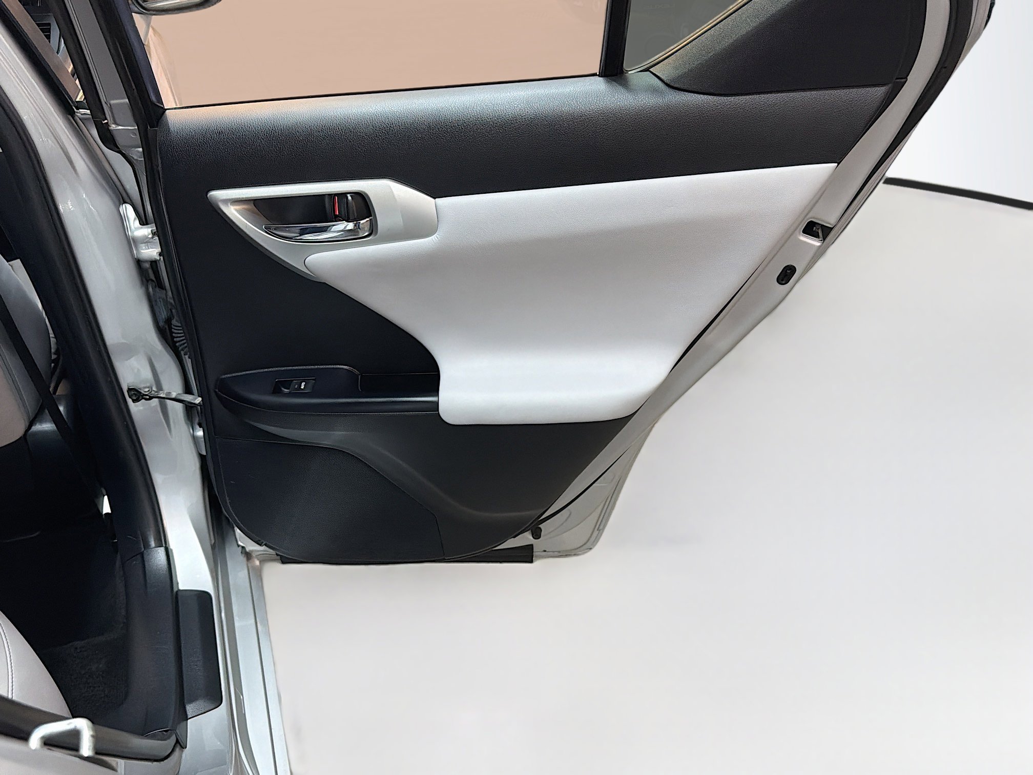 Used 2012 Lexus CT 200h Premium w/ Leather Pkg image 30