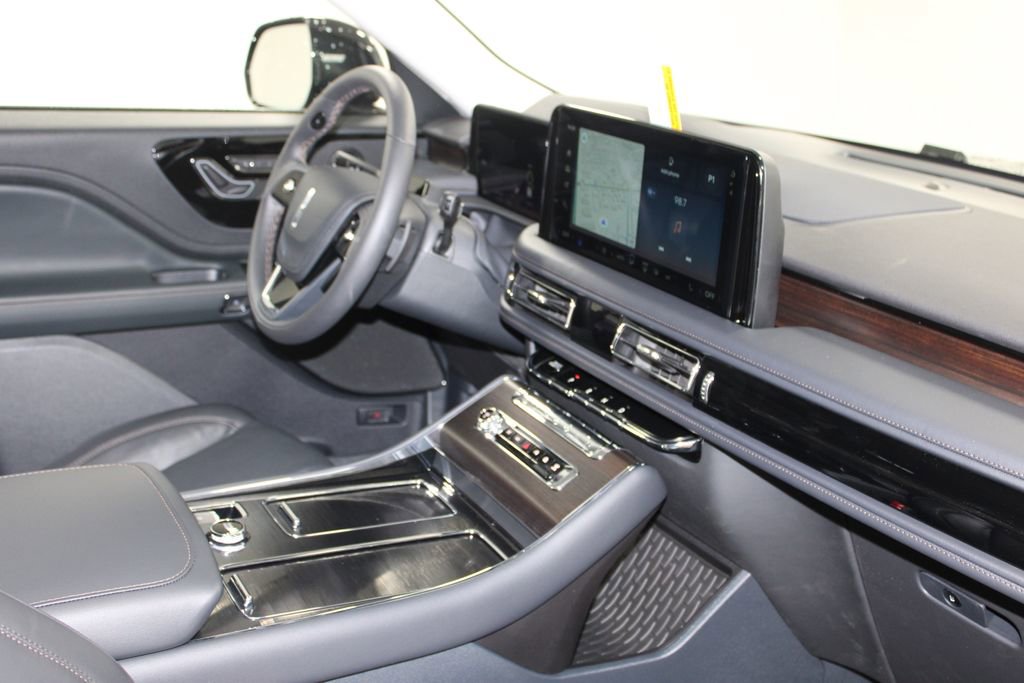 New 2025 Lincoln Aviator Reserve w/ Jet Appearance Package image 32