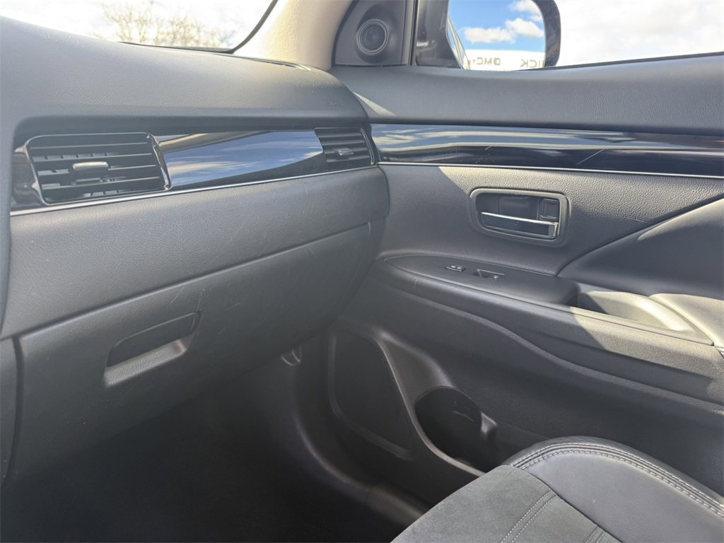 Used 2019 Mitsubishi Outlander SE image 25