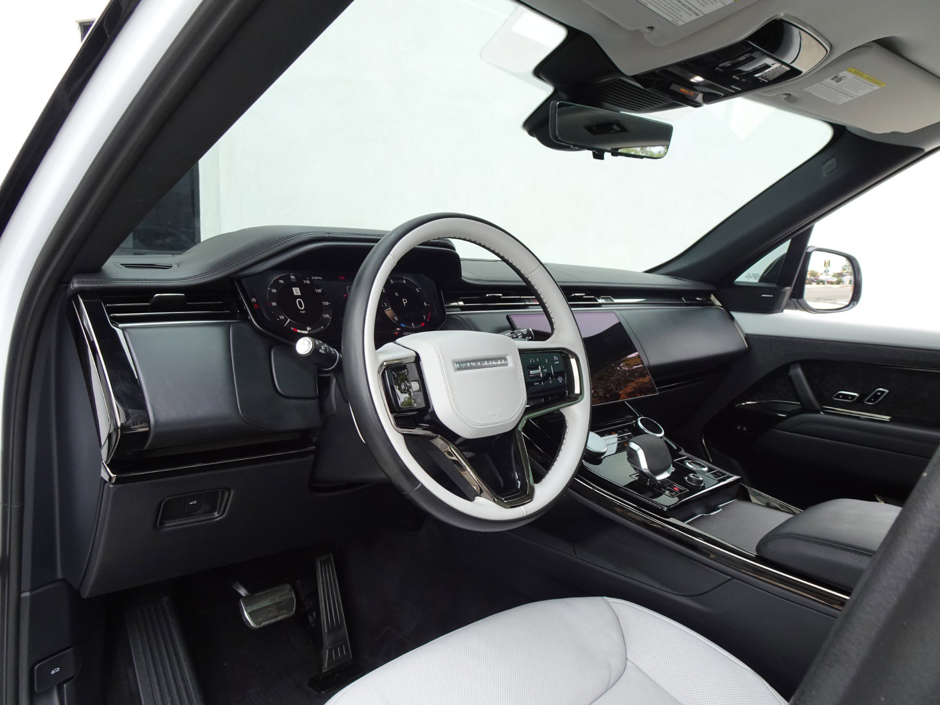 Used 2023 Land Rover Range Rover Sport SE Dynamic AWD/4WD image 12