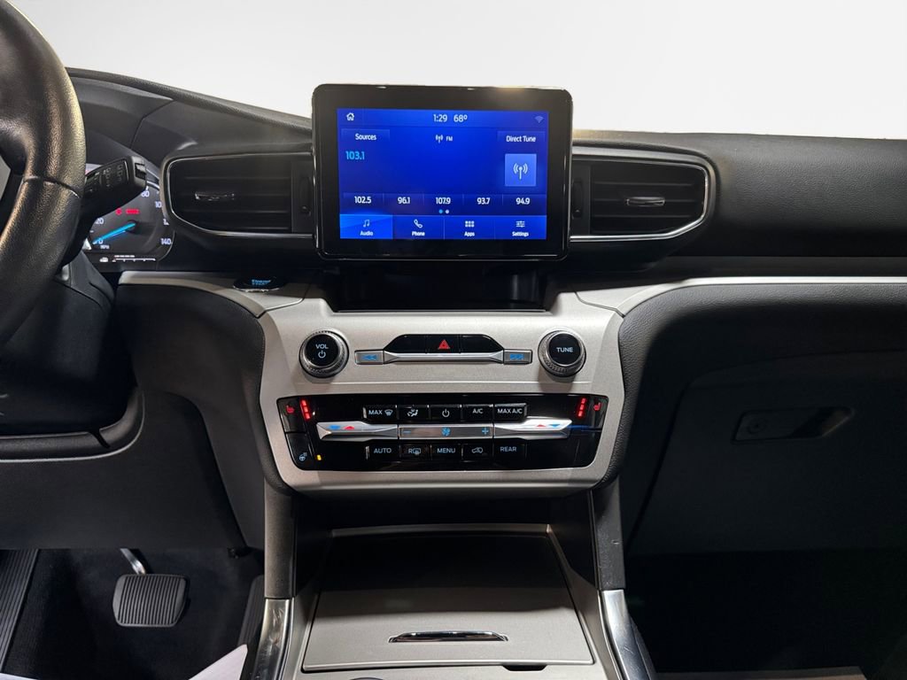 Used 2022 Ford Explorer XLT w/ Equipment Group 202A image 22