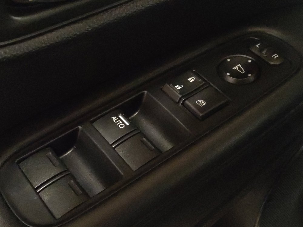 Used 2017 Honda HR-V LX image 27