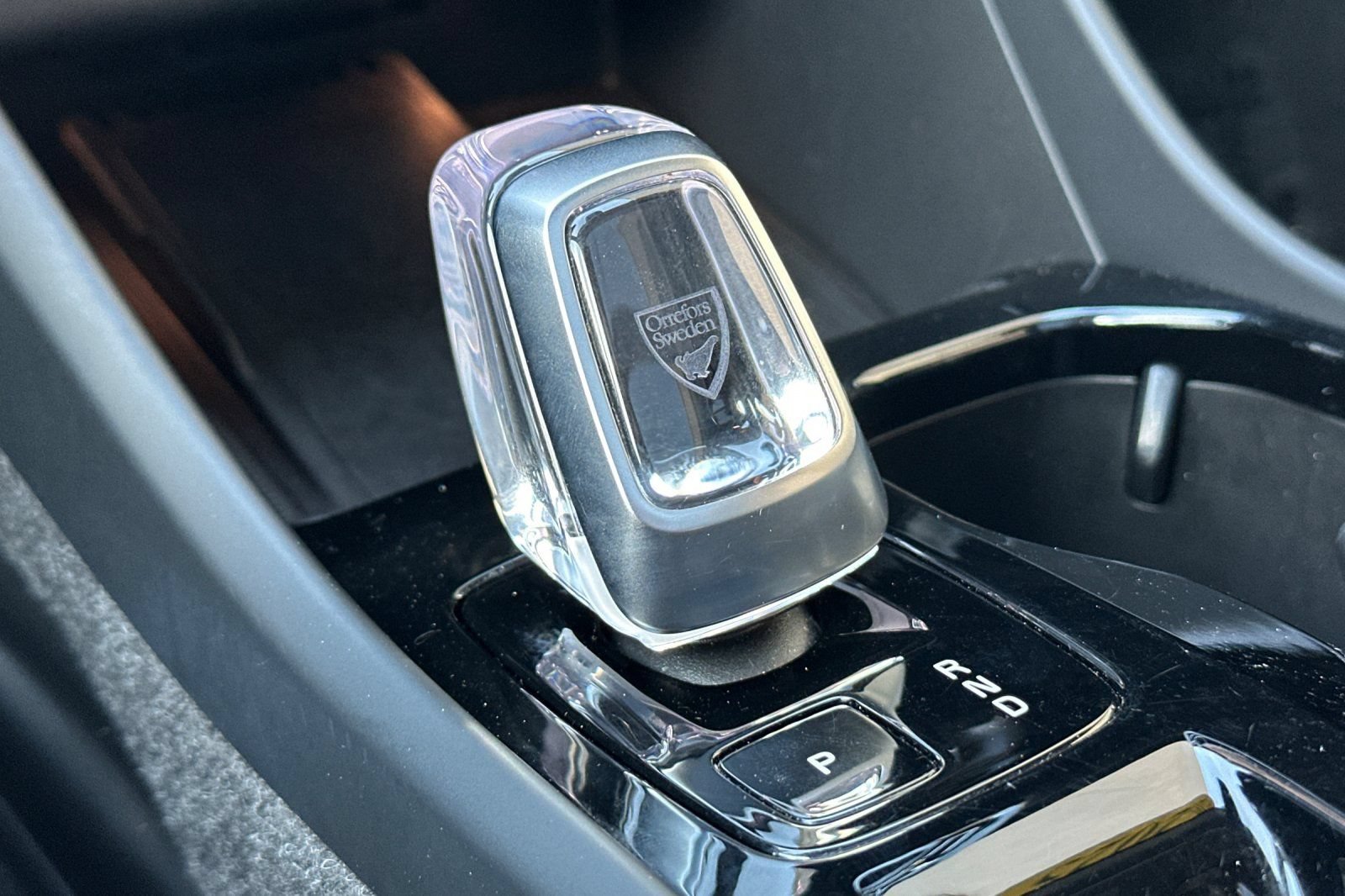 Certified 2025 Volvo XC40 B5 Plus AWD/4WD image 25