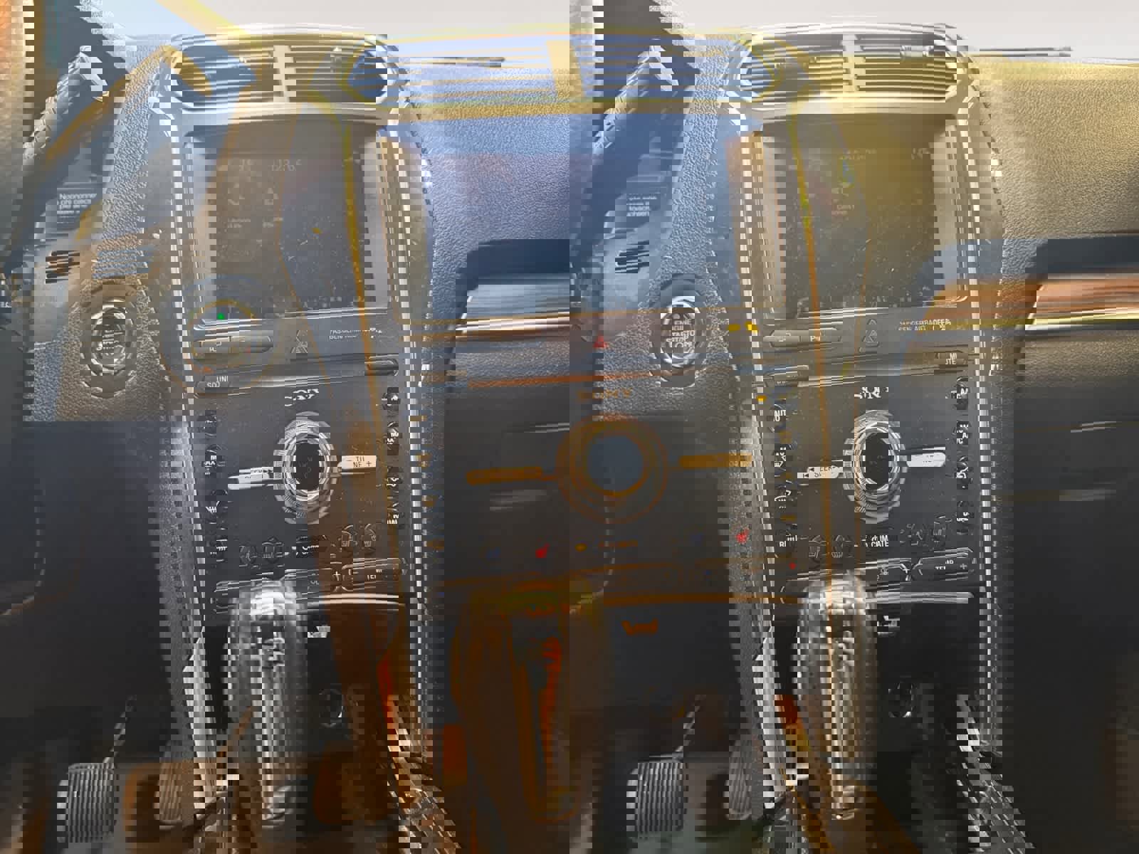 Used 2019 Ford Explorer Limited w/ Class III Trailer Tow Package image 12