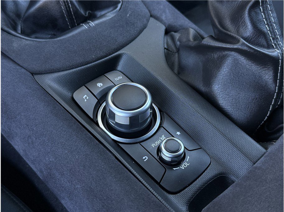 Used 2020 MAZDA MX-5 Miata Sport image 12