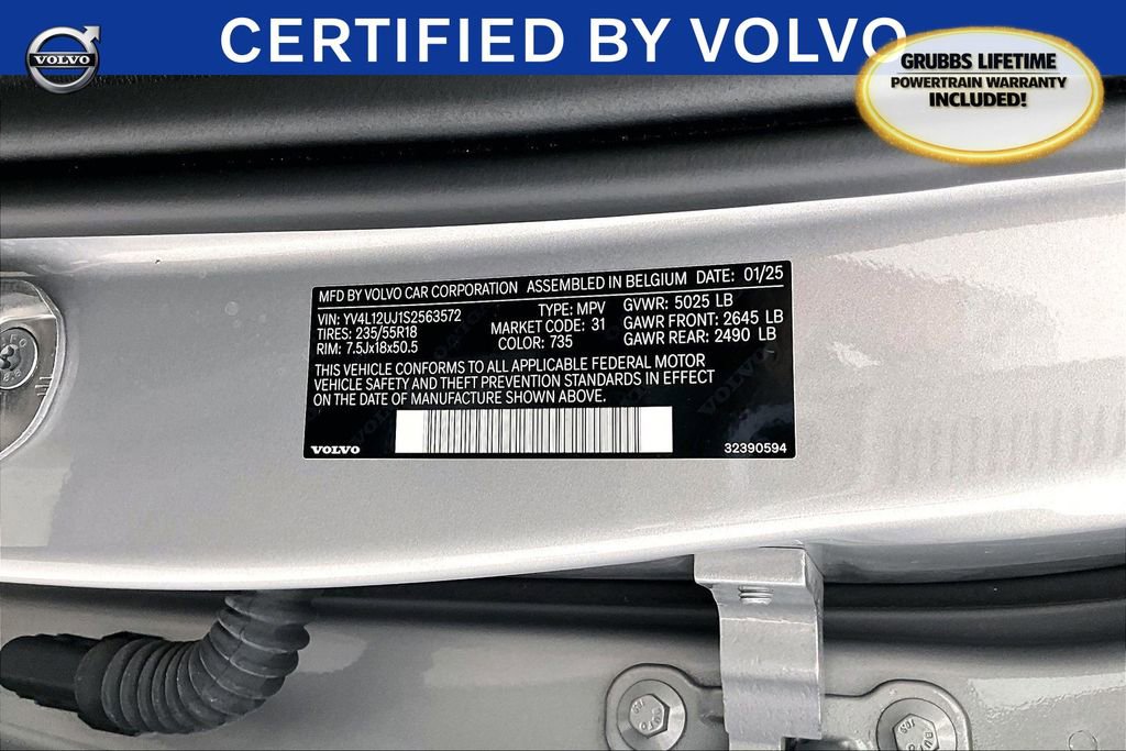 Certified 2025 Volvo XC40 B5 Core image 44
