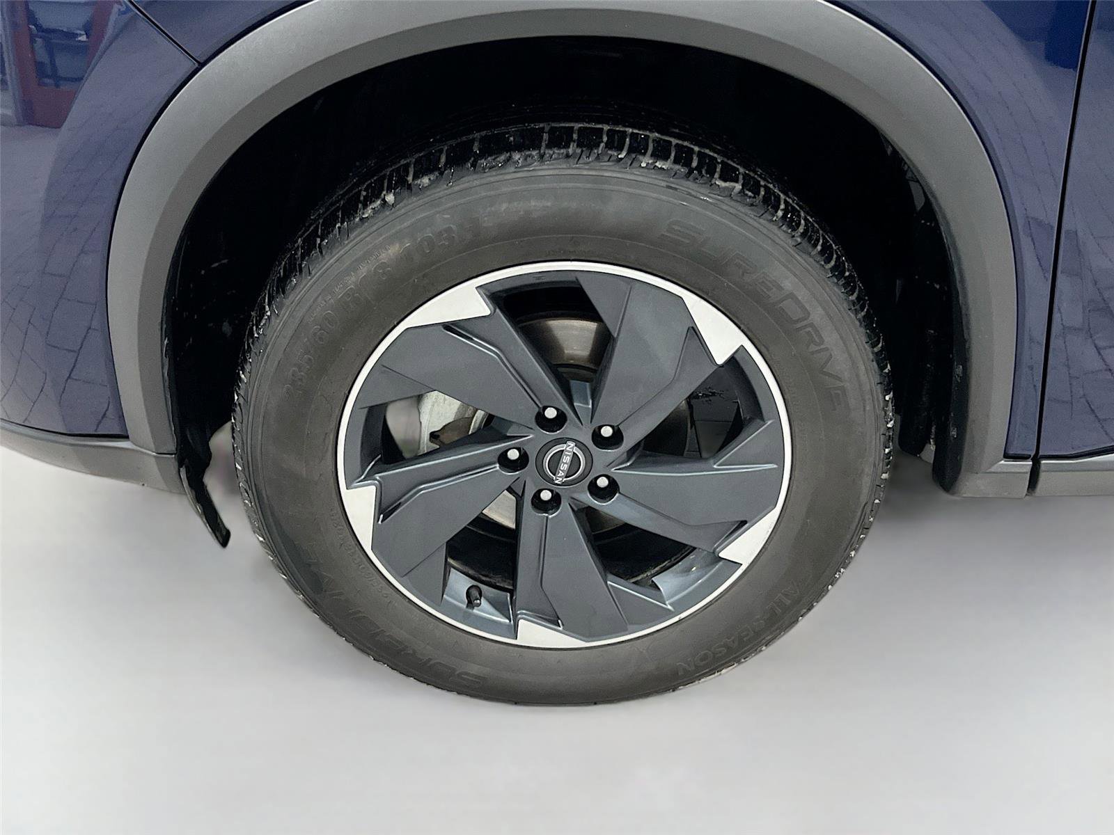 Used 2024 Nissan Rogue SV image 34