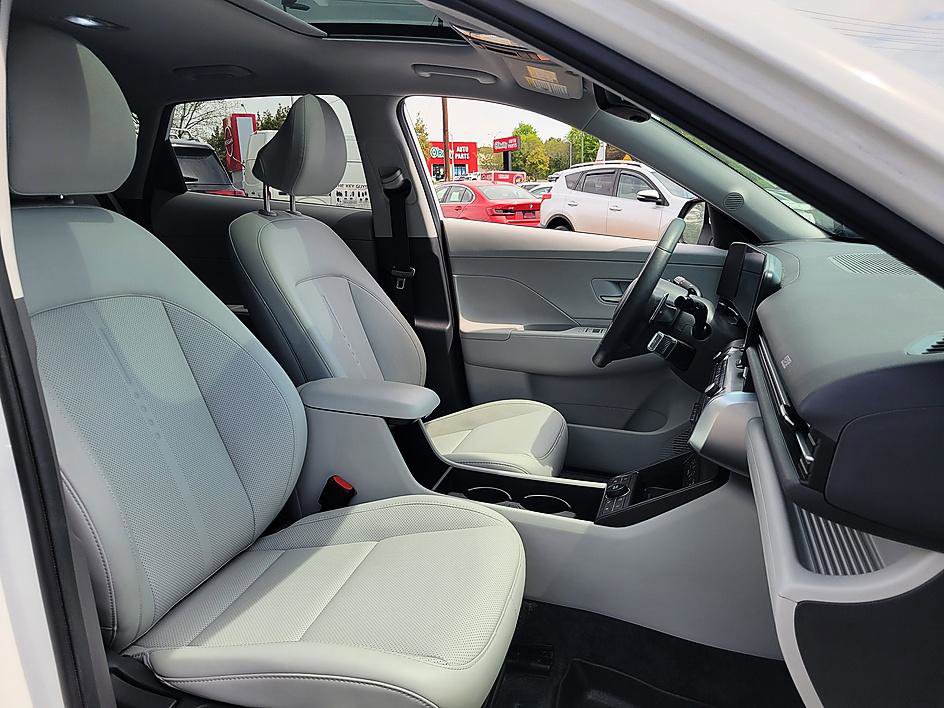 Used 2025 Hyundai Kona Limited FWD image 18