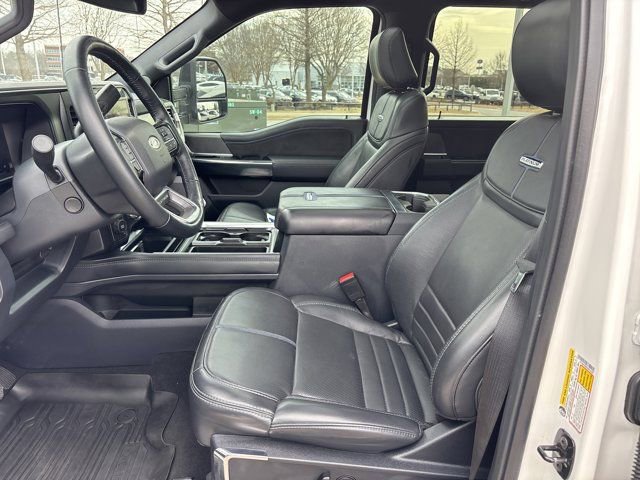 Used 2025 Ford F450 Platinum w/ FX4 Off-Road Package image 20