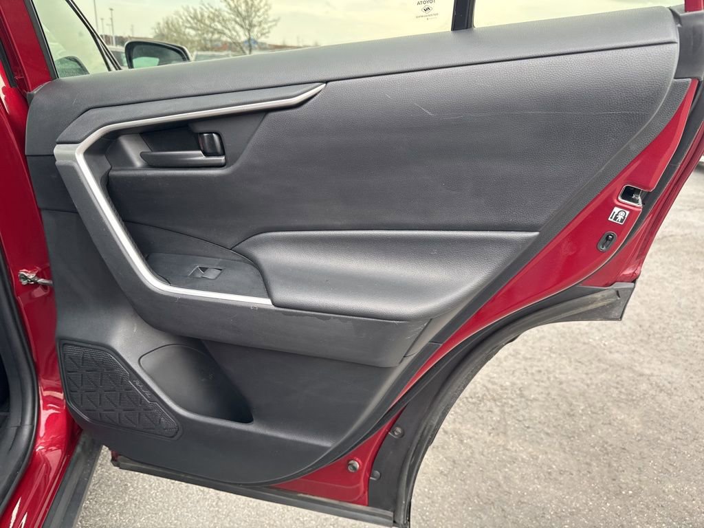 Used 2020 Toyota RAV4 LE w/ All Weather Liner Package AWD/4WD image 37